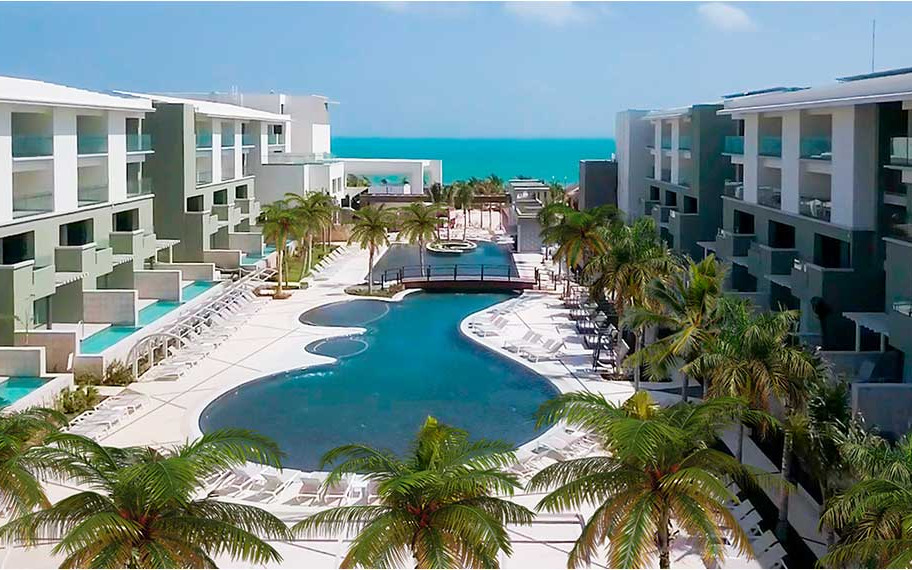 Catalonia Costa Mujeres family-friendly all-inclusive resort with beachfront pools, waterpark, and tropical gardens near Cancun.
