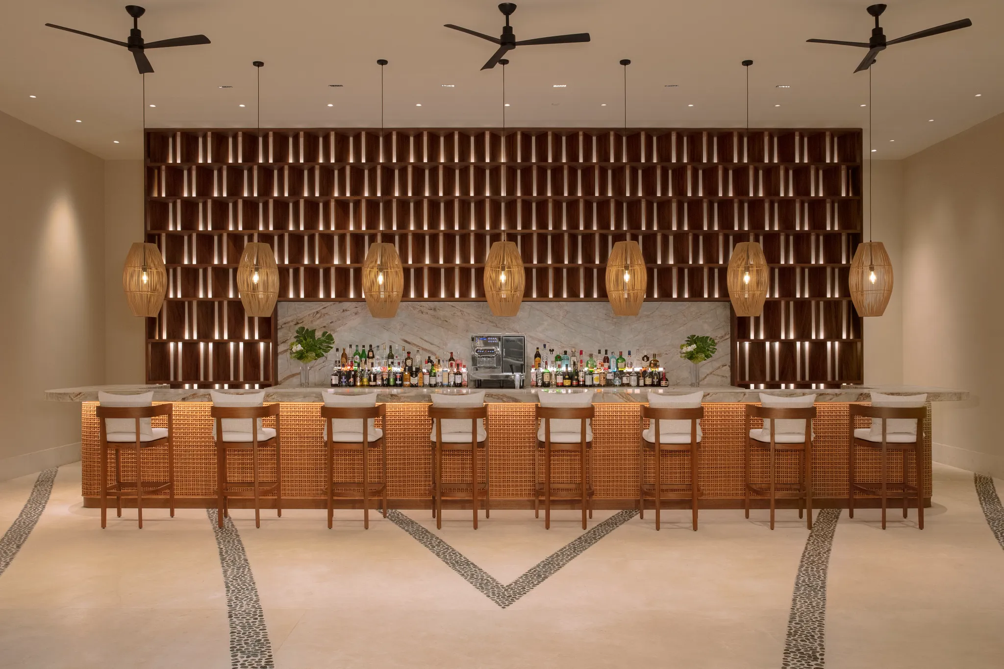 Preferred Club Lounge Bar at Secrets Playa Blanca Costa Mujeres featuring an elegant indoor lounge, premium cocktails, and comfortable seating.