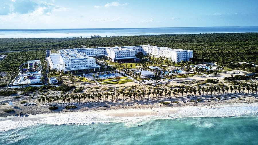 Riu Dunamar all-inclusive beachfront resort in Costa Mujeres with large pools, modern rooms, and family-friendly amenities near Cancun.