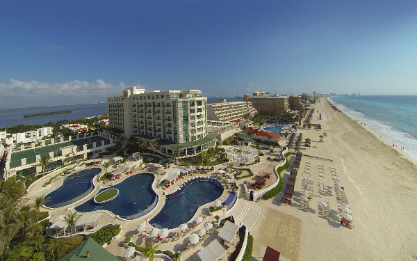 Sandos Cancun all-inclusive resort in the Hotel Zone with oceanfront pools, modern rooms, and beachfront location.